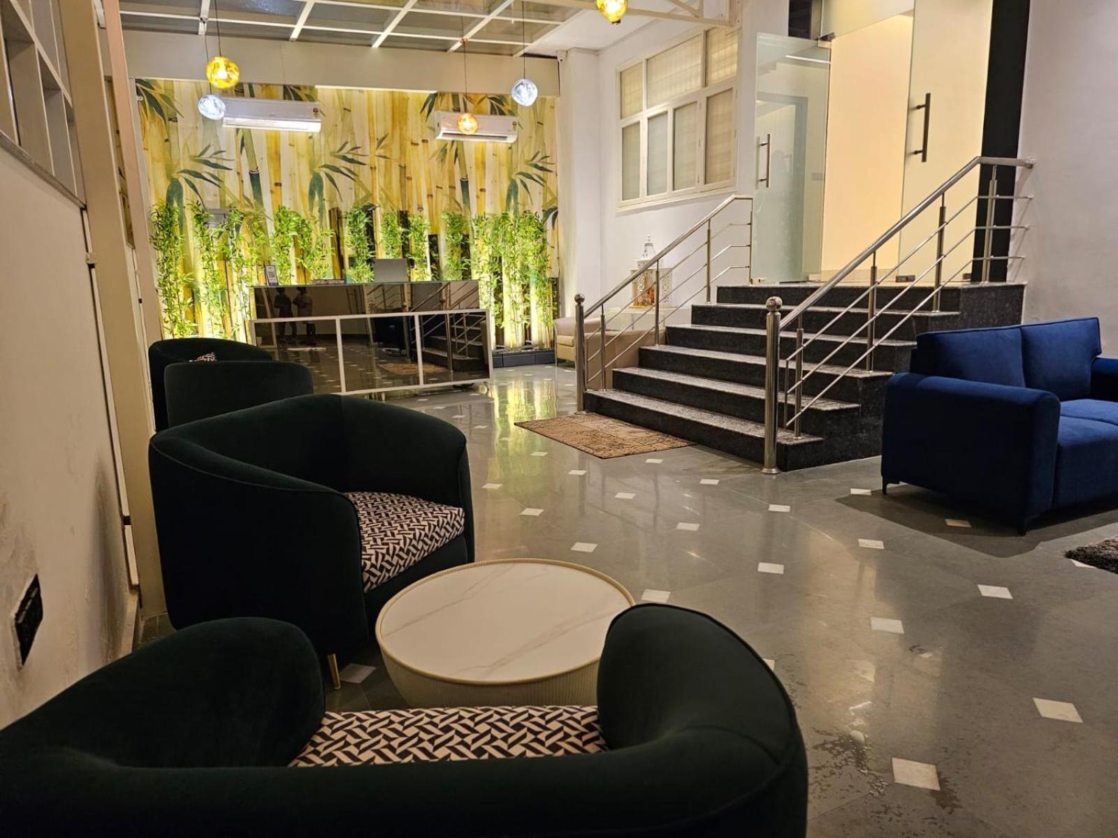 גרייטר נוידה Hotel The Glass House מראה חיצוני תמונה