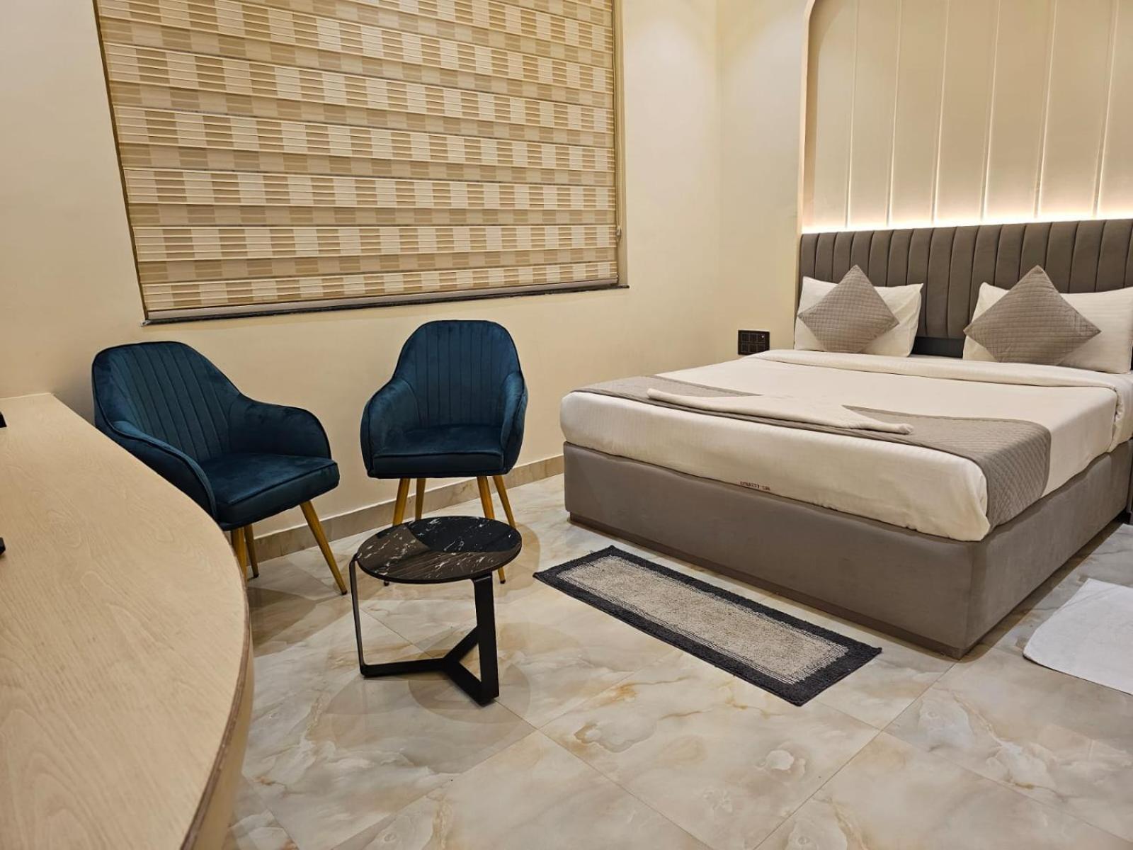 גרייטר נוידה Hotel The Glass House מראה חיצוני תמונה