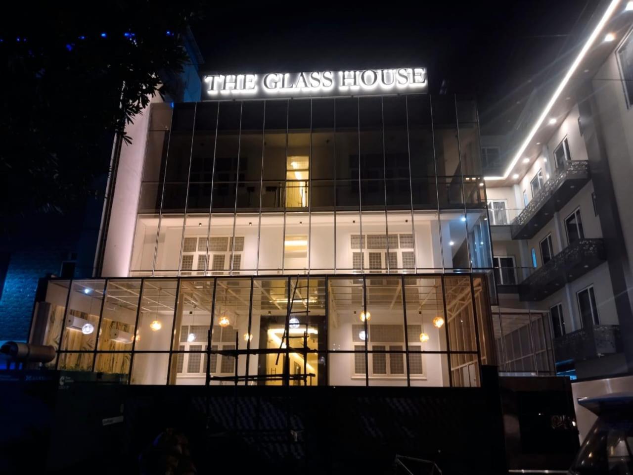 גרייטר נוידה Hotel The Glass House מראה חיצוני תמונה